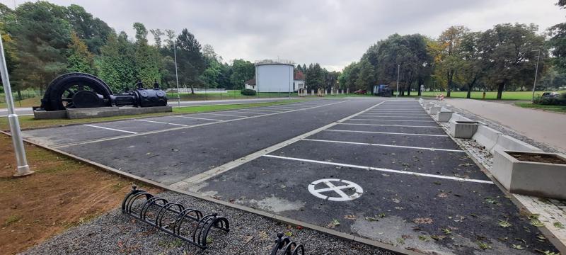 Parkoviště u muzea starých strojů Žamberk 